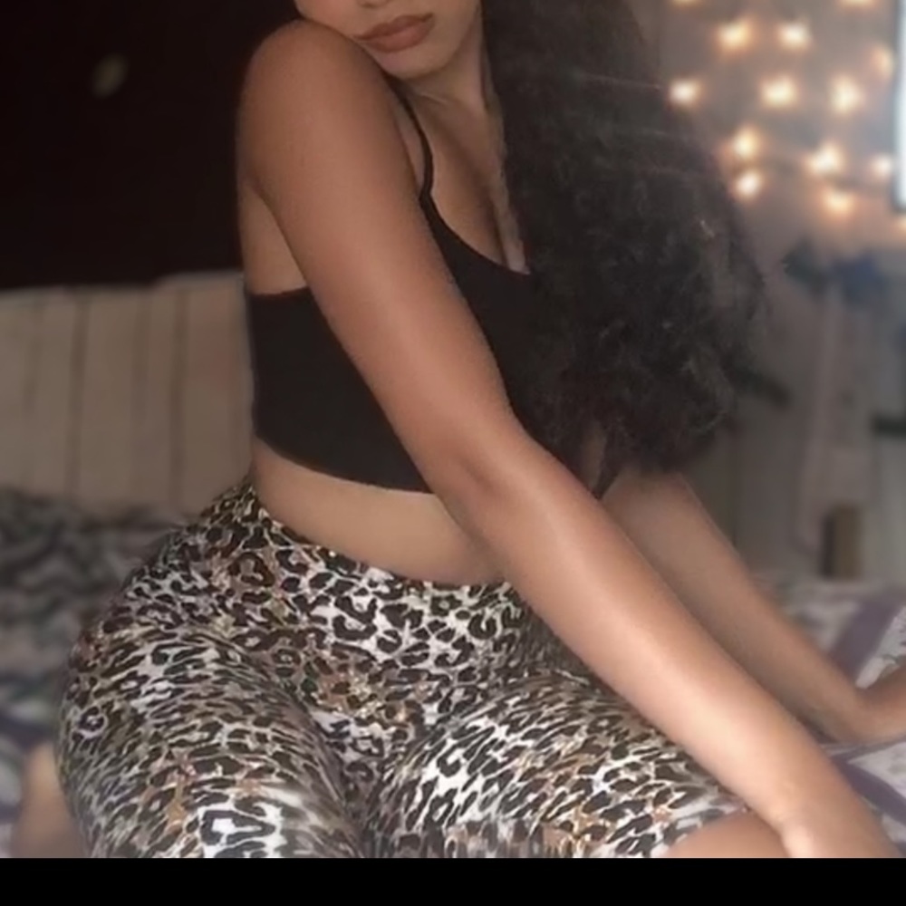 Leopard 🐆 print flare leggings